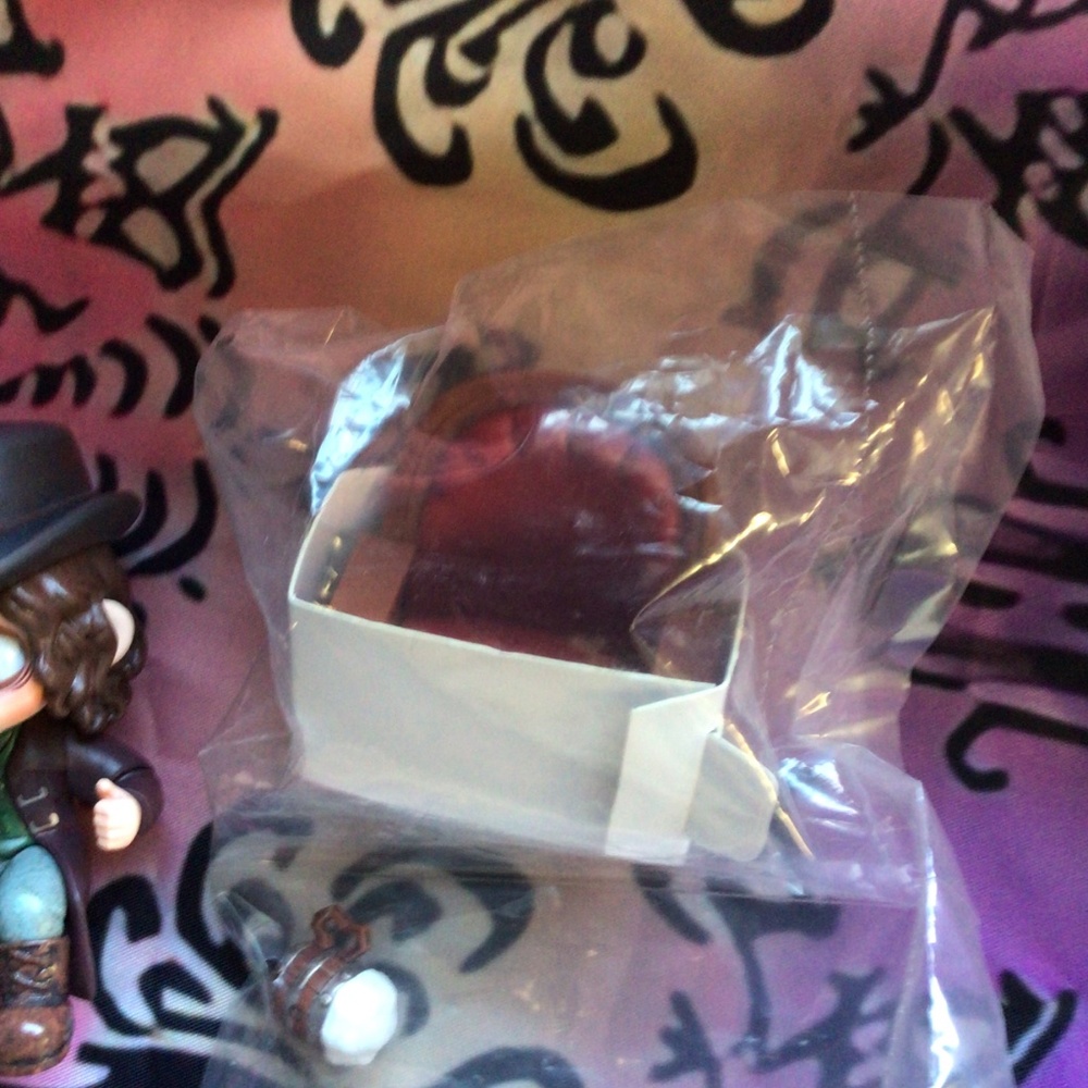 Pop Mart Van Helsing Vinyl figure - Picture 3 of 3